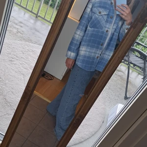 Rutig jacka - En rutig Jacka ifrån Lindex🫶🏻