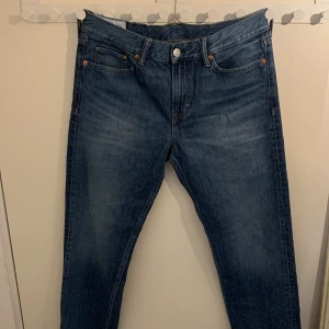 H&M Relaxed fit jeans  - Skriv till mig för mer information!