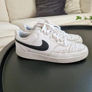 Nike sneakers - Nike sneakers storlek 41. Hela och fint begagnat skick