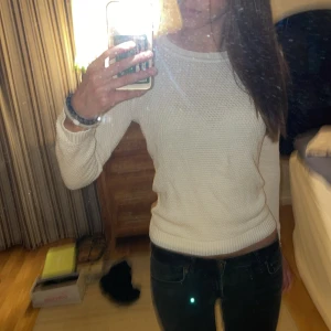 Tröja - Tröja från vila som är knappt använd och är i fantastisk skick💕 säljer då den inte används men den är jätte fin och är lätt att styla. Skriv om ni har några frågor eller om ni vill ha mer bilder ❤️