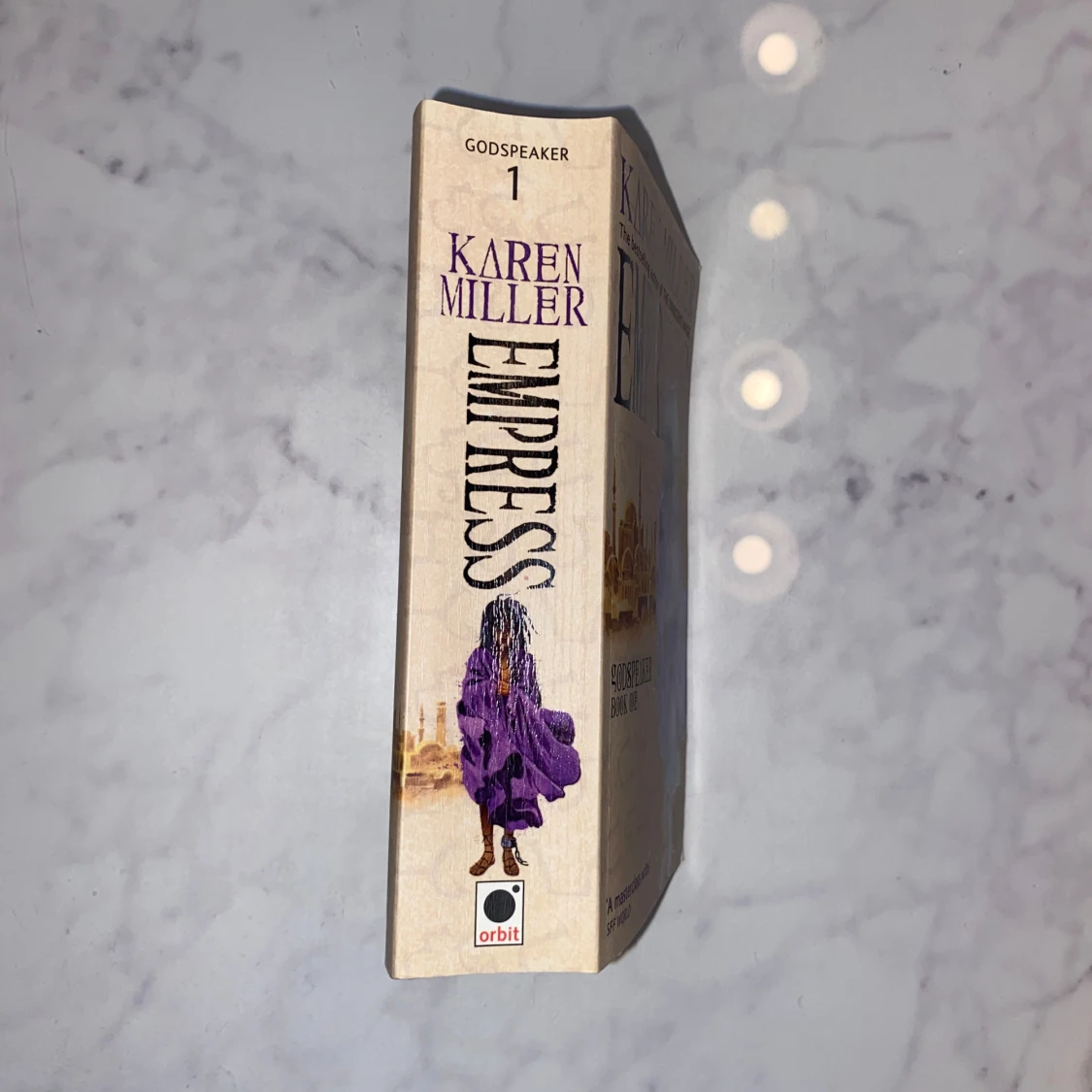 Godspeaker böcker med tre avsnitt - 90