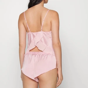 Pyjamasset - Ljusrosa pyjamasset från Boux Avenue med justerbara axelband. Som nyskick då det aldrig använts! Nypris 489 kr, köp direkt (över- och underdel) för 200 🌸