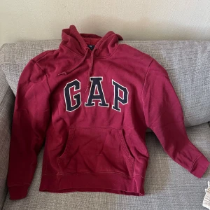 GAP hoodie - GAP hoodie i storlek s