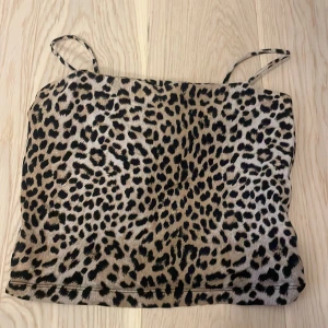 Linne - Linne i strl s säljer för 20kr