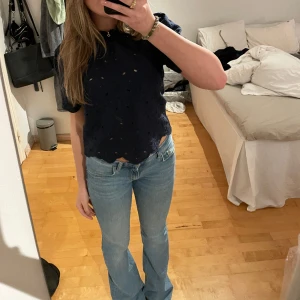 Marinblå blus - Supersöt blus från Lindex🤍🤍🤍 Nypris-500kr