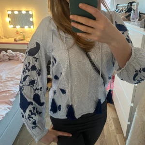 Mönstrad blus - Säljer denna oanvända blus från indiska i strl S. 