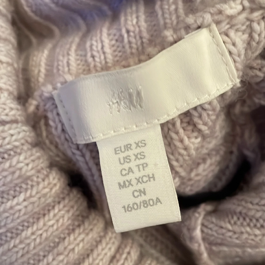 Stickad lila tröja med krage - 91