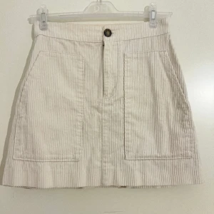 Kjol från H&M - Vit kjol från H&M 