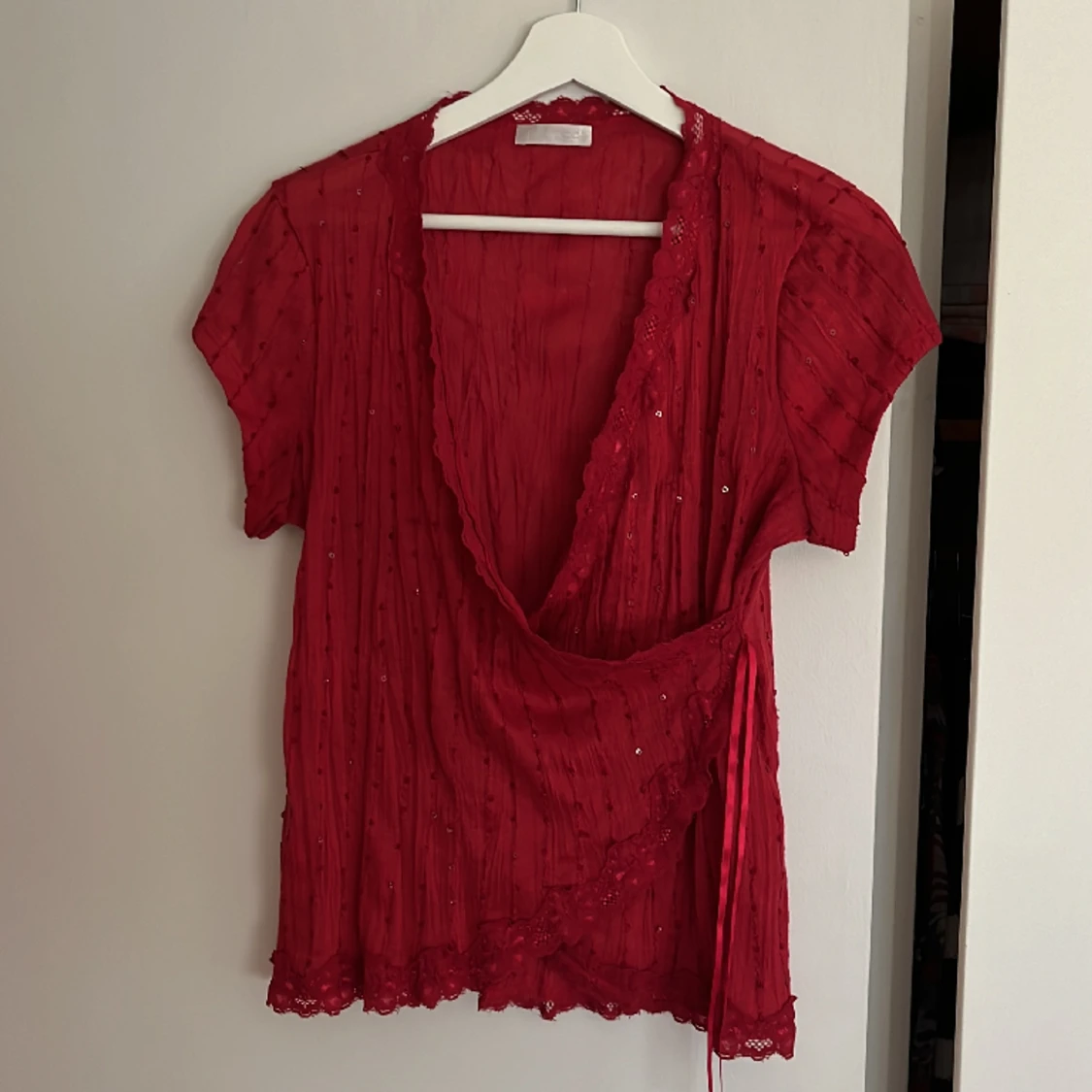 röd glittrig topp - 90