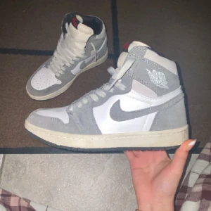 Jordans washed heritage  - Skorna har används få gånger med creaseskydd och är relativt nya köpta för 1300