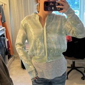 Paljett bomberjacka  - Bomberjacka med paletter!!