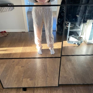 Linnebyxor - Linnebyxor från designBySi. Endast använda ett fåtal gånger. Storlek S. 