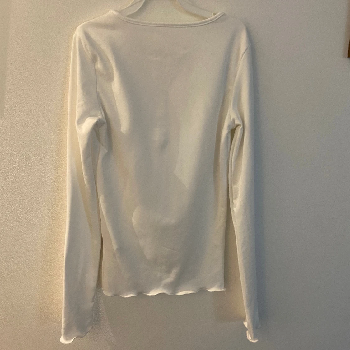 Vit långärmad tröja med ludd i - 90