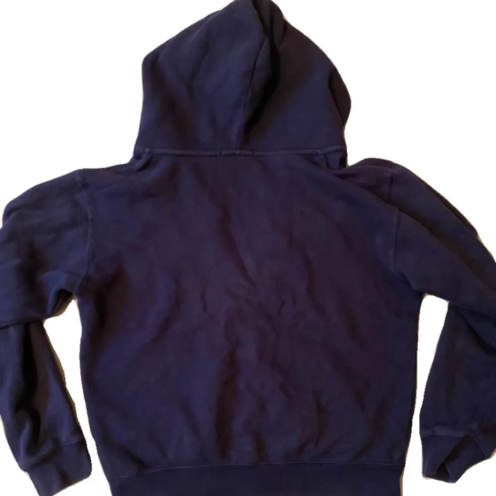Marinblå hoodie medan zip up från brandy✌️. Hoodies.