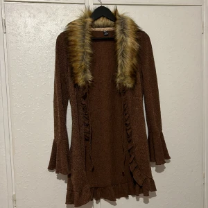 Coquette/ slav core 🤍 - En super snygg och varm kofta med päls 