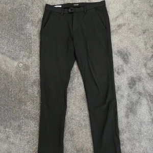 Kostymbyxor, Jack & Jones - Märke: Jack & Jones Skick: Mycket bra Passform: Slim/Marco  Köpare betalar frakten!👍🏼