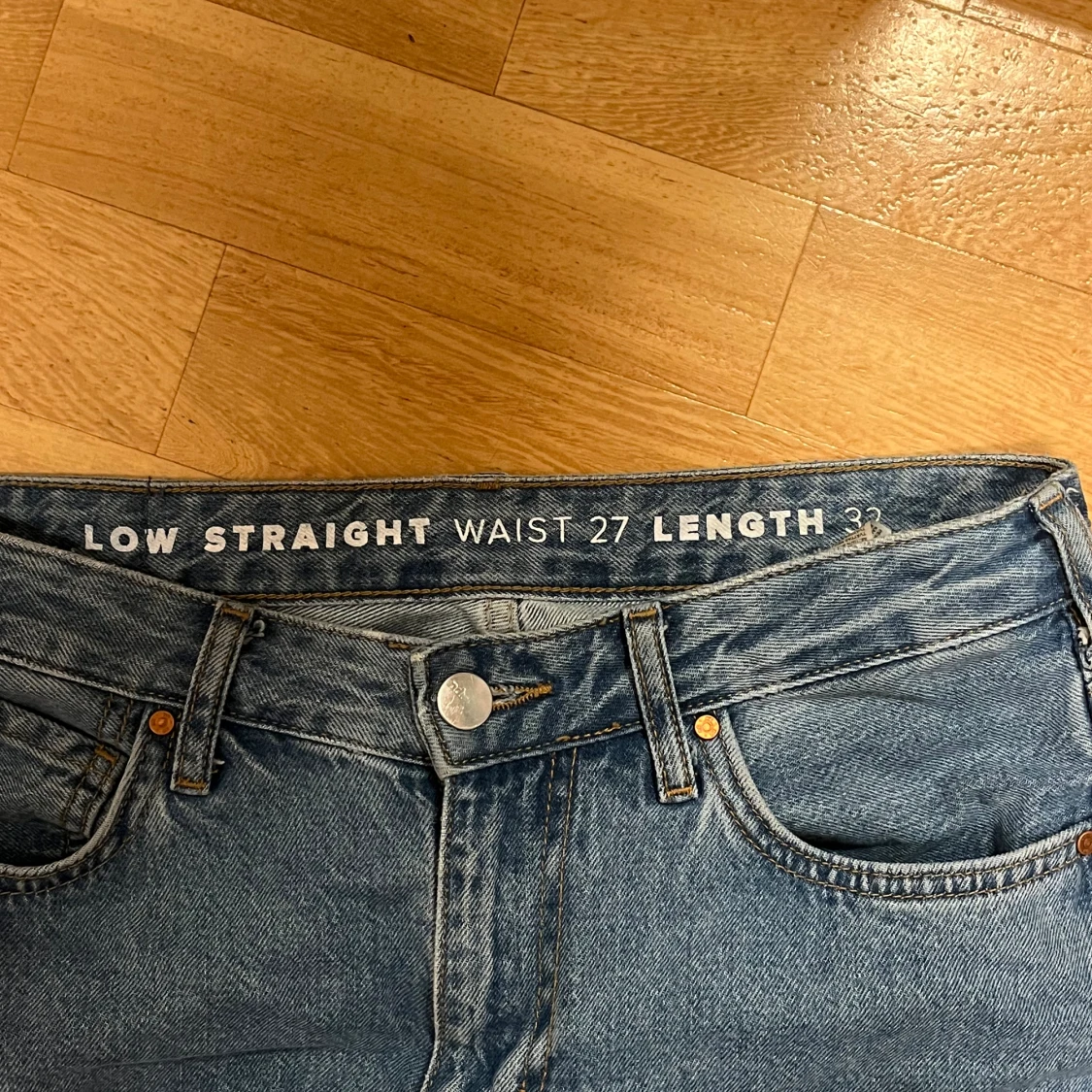 Low straight jeans bikbok