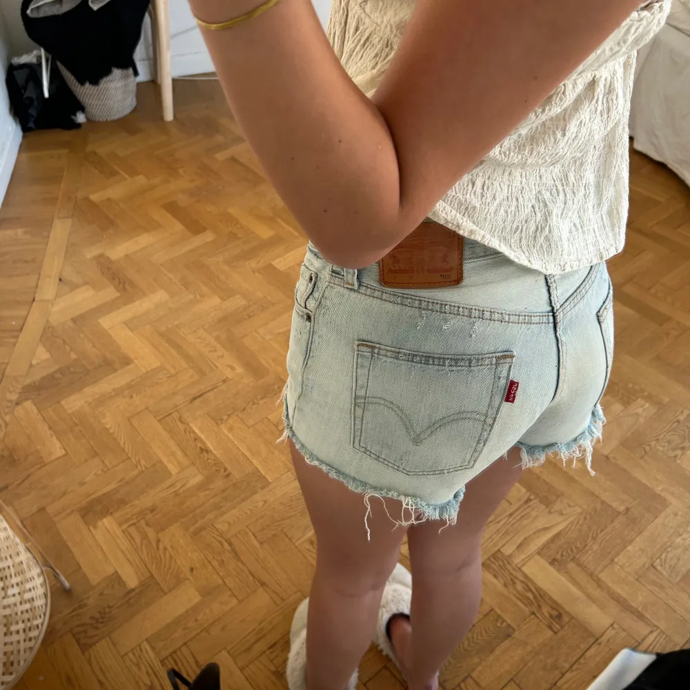 Intressekoll 💓 mina fina Levis shorts, fin ljusblå färg 😌. Shorts.