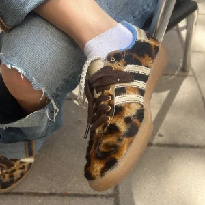 Adidas samba x wales bonner leopard - Storlek 38, knappt använda - köptes på sneakers and stuff