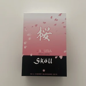 Gaming Mus - Varan är bra skick men säljer då den inte används. Den kommer i sin original förpackning med alla dess ersättningar. Priset kan diskuteras då jag inte vet hur mycket den är värd.