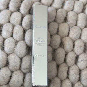 Concealer från caia  - Helt oanvänd 