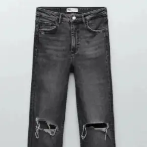 Använda fåtal gånger. Bootcut jeans från zara. Inga defekter. 