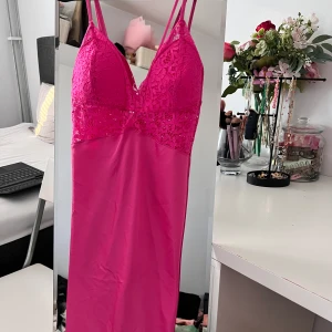 Natt klänning - Storlek S, aldrig använd🤍