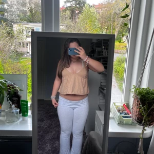 fin sommar topp - en topp från pull & bear som jag inte använder längre. jag har sytt in längden på ”strapsen”, kan skicka bild privat