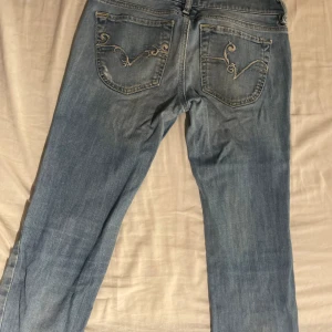 Diesel industry jeans - Vintage låg midjade utsvängda jeans från diesel industry. Inga små hål som de kan vara, inga märken eller missfärgningar. Säljer pga dom inte passar längre 