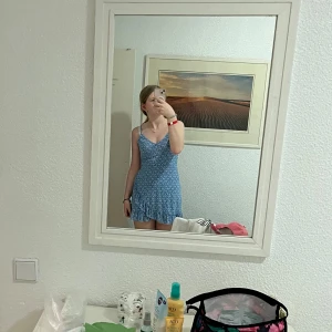 Blå sommar klänning 💙 - Söt blå sommarklänning från Gina💙 Använd 2 gånger, i bra skick men för liten för mig💙