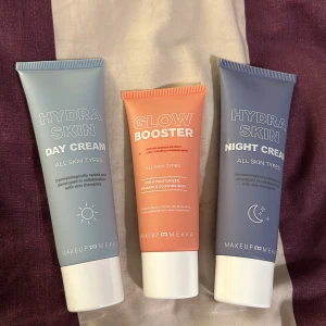 Ansiktskrämer - Day Cream och night Cream är använda fåtal gånger, boostern aldrig använd.  