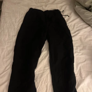 Svarta linnebyxor  - Linnebyxor från hm, aldrig använda
