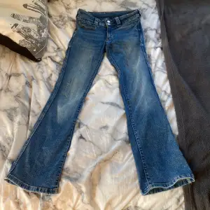 Säljer dessa jeans från hm i strl 158❤️ Super snygga bootcut