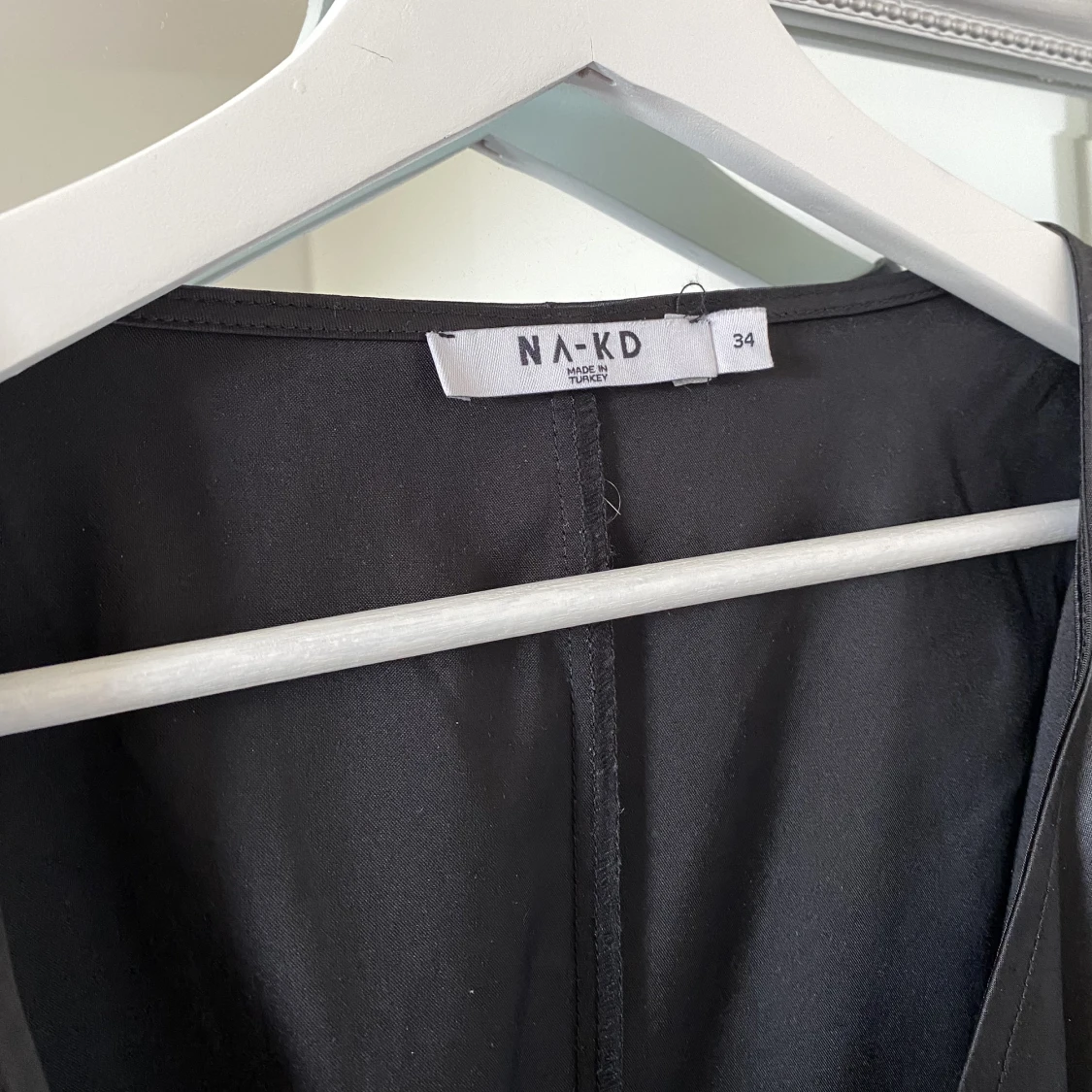 Svart satin klänning  - 91