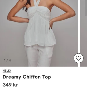 Nelly topp - Använd en gång och är i nyskick❤️Går att knyta på olika sätt❤️ Nypris 349kr