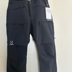 BYXOR - Säljer mina snygga oanvända haglöfs byxor (finns i storlek 38 & 40) Oanvända, finns lapp kvar på  byxan. (750/st inkl frakt )