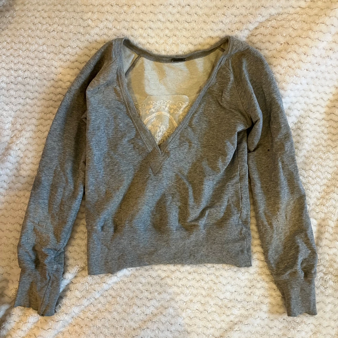Grå sweatshirt