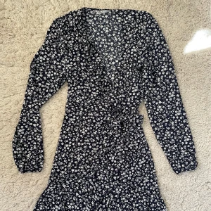 Klänning - I storlek 34, från Only