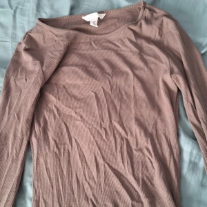 Beige/brun långärmad Tröja  - Storlek S, bra skick, inga skador, från HM