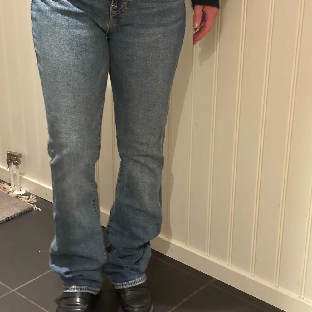 True religion jeans i nyskick! Storlek 29 i modell becca ljusblåa💞 superfina. Säljes endast då det var för långa . Jeans & Byxor.