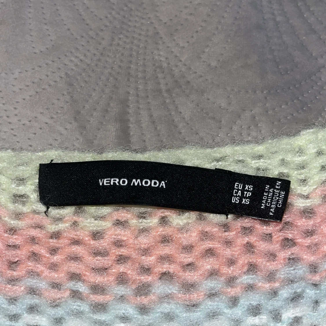 Färgglad stickad tröja - 1