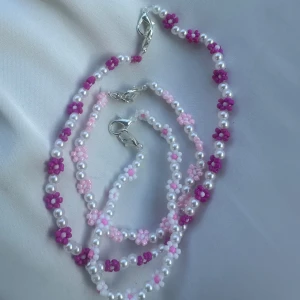 Armband och fotlänk - Armband och fotlänk. Fotlänk 69kr & armband 35kr/st. Kan göras i alla färger🩷🌸