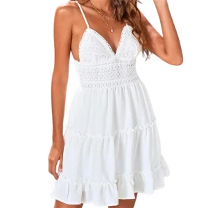 Design By Amor klänning  - Säljer den här klänningen från design by Amor, endast använd 1 gång för köpte fel storlek. Den passar inte mig så be inte om bilder på 💞 Nypris 460kr -> 299kr Kontakta mig vid funderingar, annars använd gärna köp nu funktionen.   