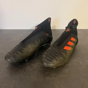 Adidas predator (pogba edition) - Väldigt fina skor som är i riktigt bra skick och har mycket kvar i sig, är svår att få tag på då de är limiterade skor