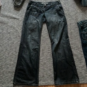 Lågmidjade jeans - Vintage jeans, väldigt lågmidjade 