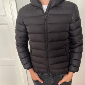 Colmar jacka - Tja, säljer en riktigt snygg Colmar jacka som har skicket 8,5/10. Nypris : 3000kr mitt pris 1599. Pris kan diskuteras vid snabb affär och kontakta gärna vid frågor😁