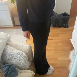 Yoga pants  - Svarta oanvända yoga pants med resår i midjan 💗 kan sänka priset 