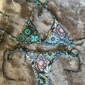 Mönstrad bikini  - Jättefin men får ingen användning för den