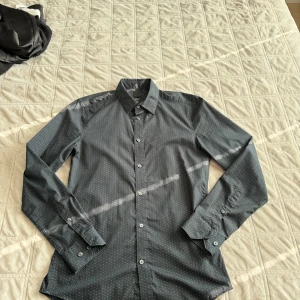H&M slim fit shirt - EUR S size