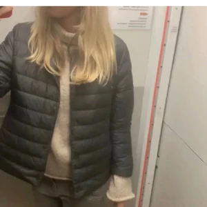 Uniqlo jacka - Mörkgrön jacka från uniqlo perfekt nu till våren🫶🏻🫶🏻 300+frakt